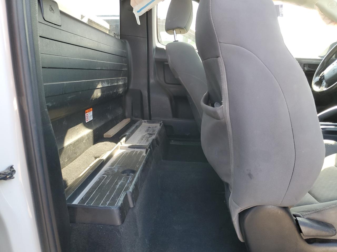 Toyota Tacoma Access Cab Image 10