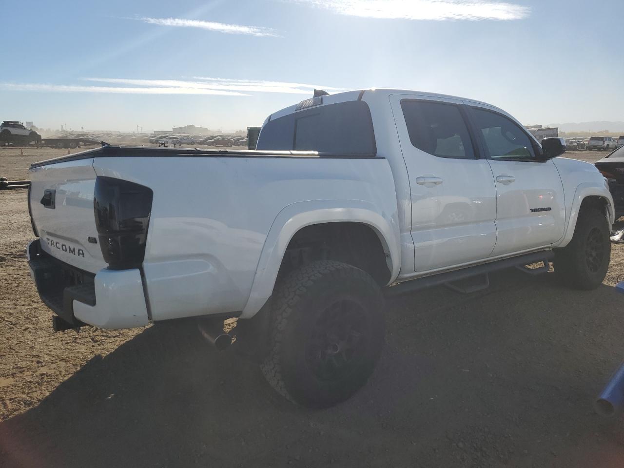 Toyota Tacoma Double Cab Image 2