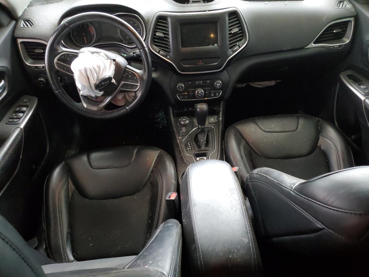 Jeep Grand Cherokee Latitude Plus Image 9