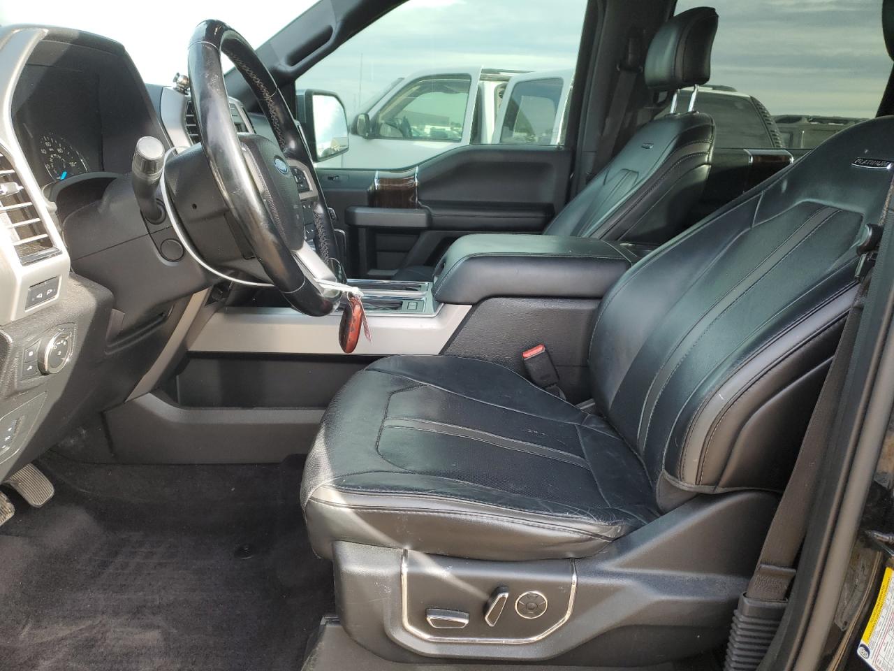 Ford F-150 Supercrew Image 2