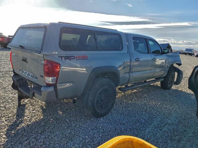 Toyota Tacoma Double Cab Image 3