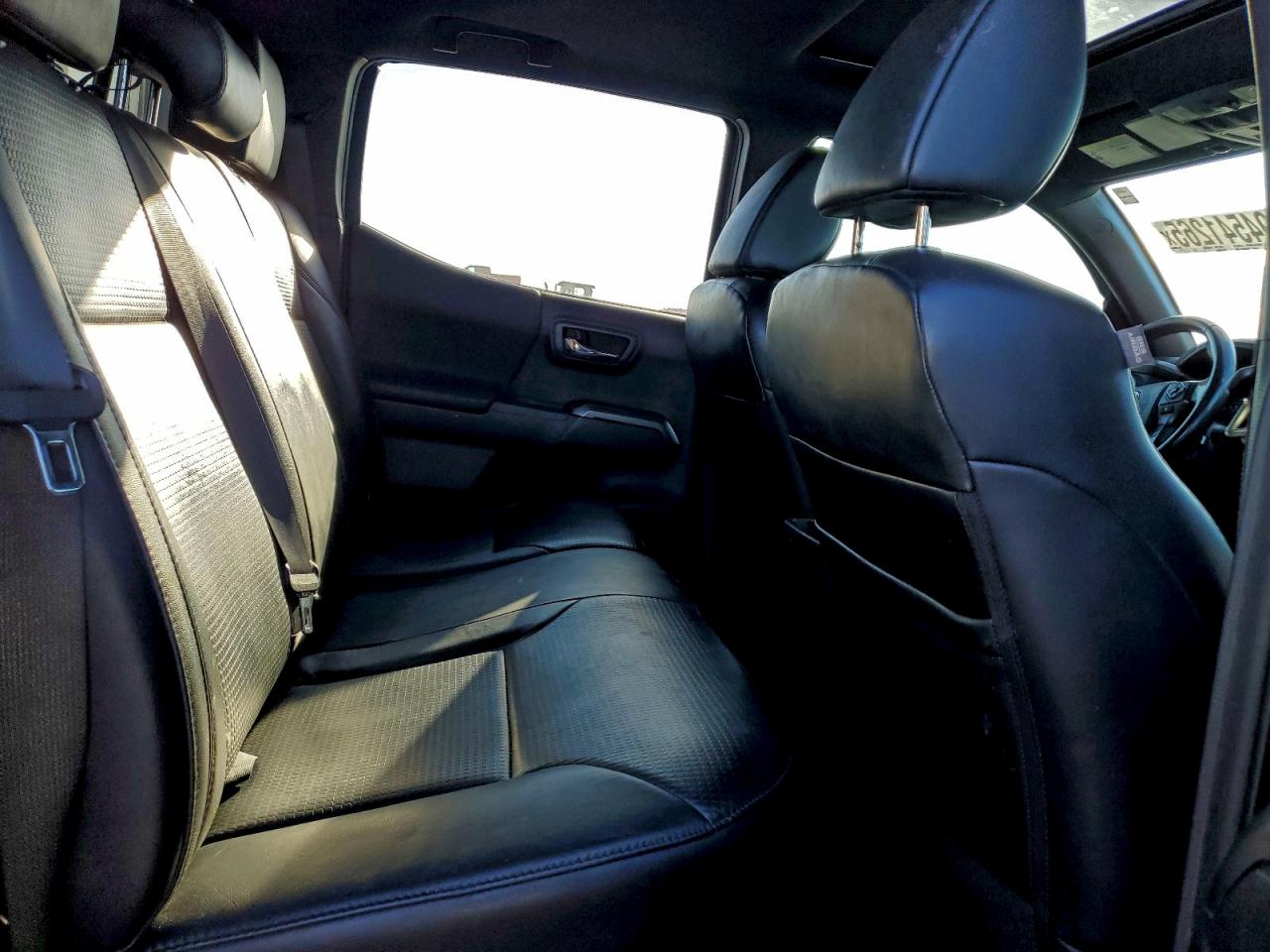 Toyota Tacoma Double Cab Image 4