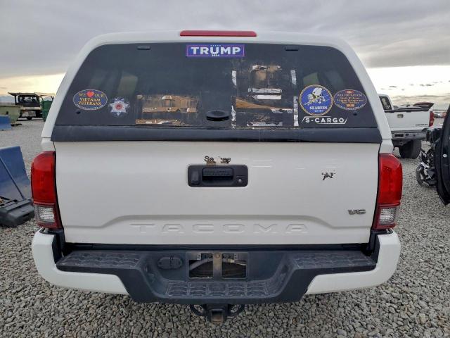 Toyota Tacoma Double Cab Image 3