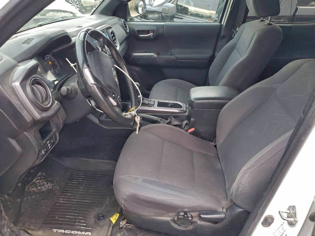 Toyota Tacoma Double Cab Image 5