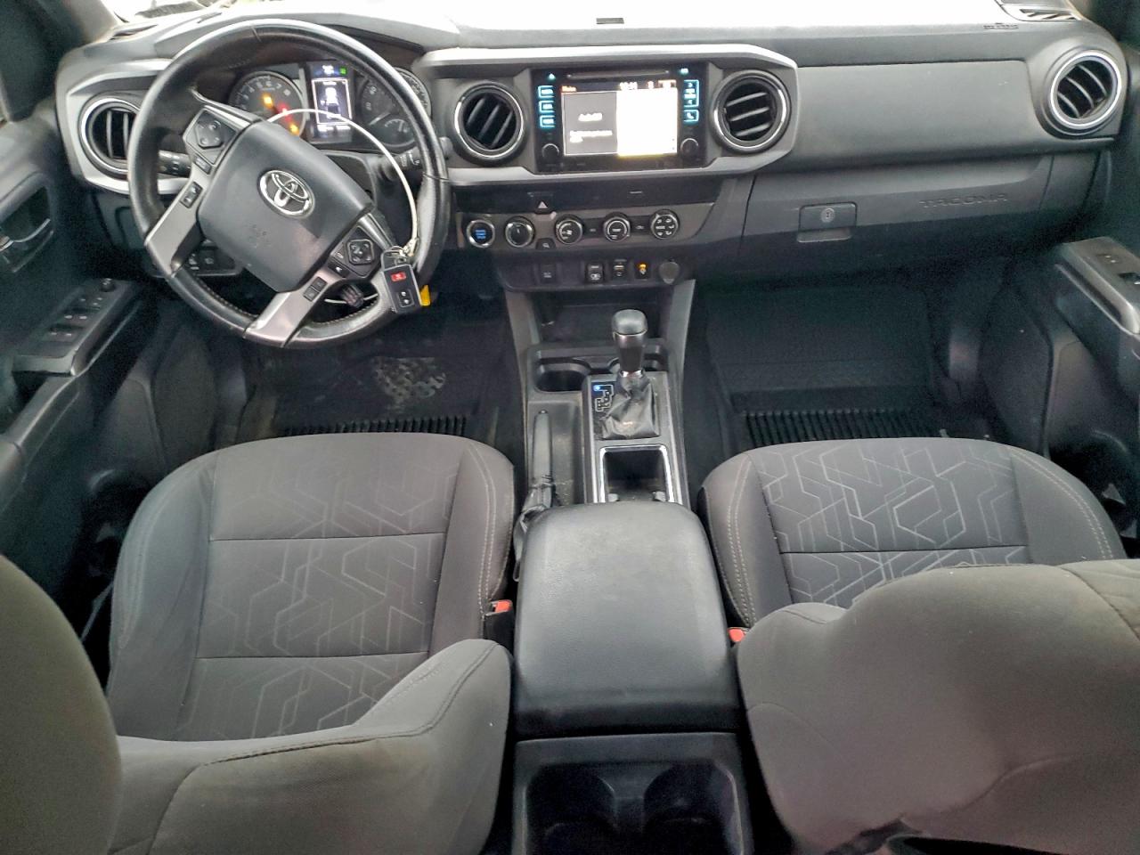 Toyota Tacoma Double Cab Image 8