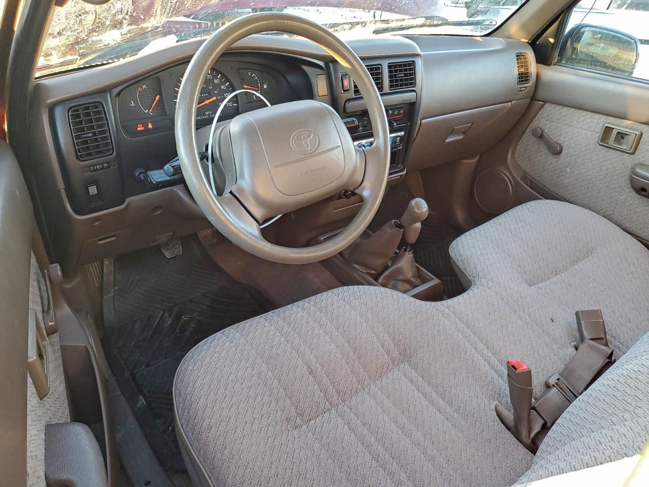 Toyota Tacoma Image 9