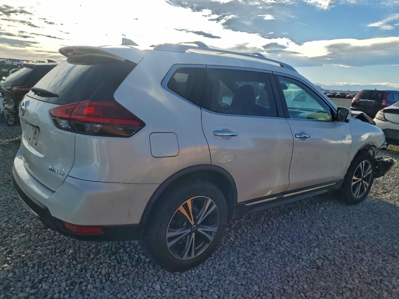Nissan Rogue S Image 2