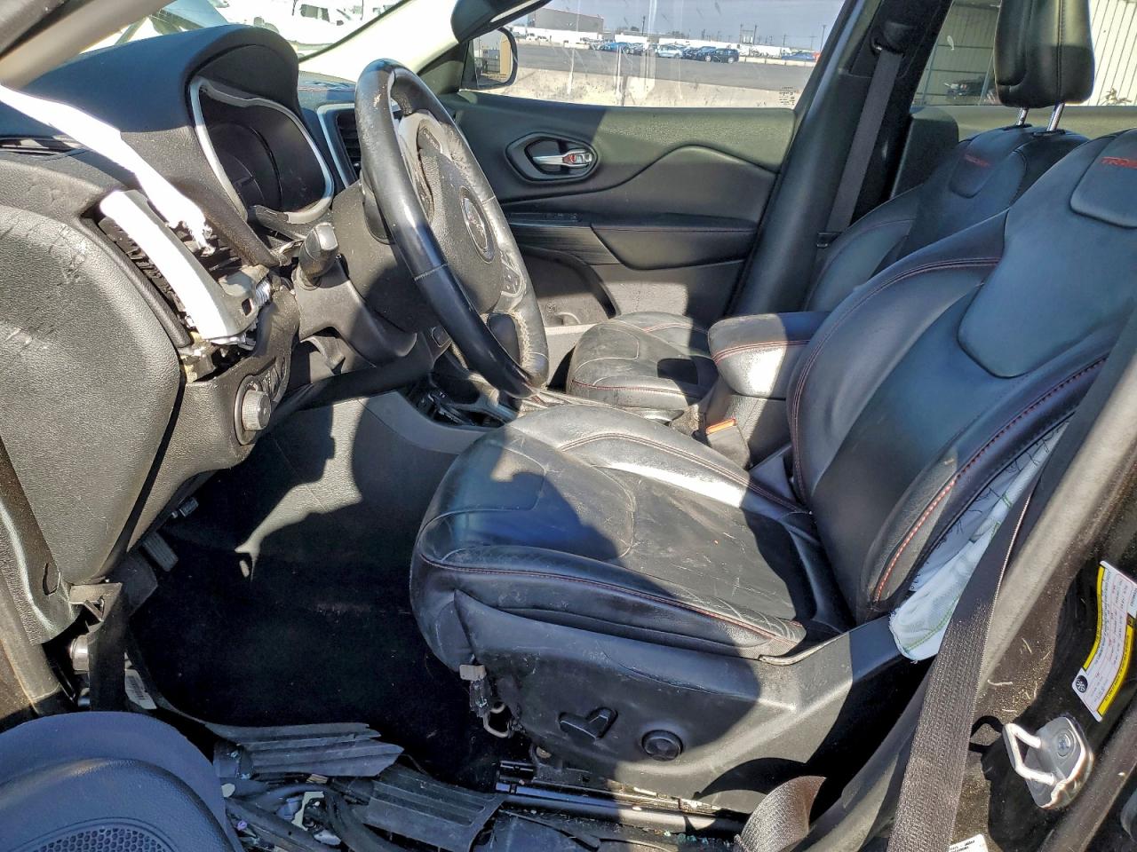 Jeep Cherokee Trailhawk Image 5