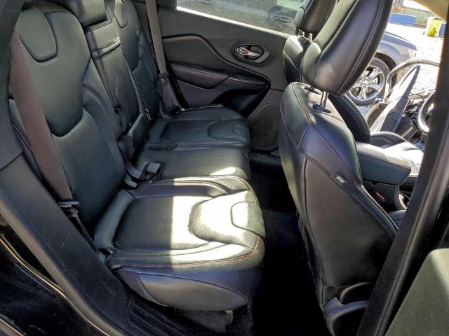 Jeep Cherokee Trailhawk Image 12