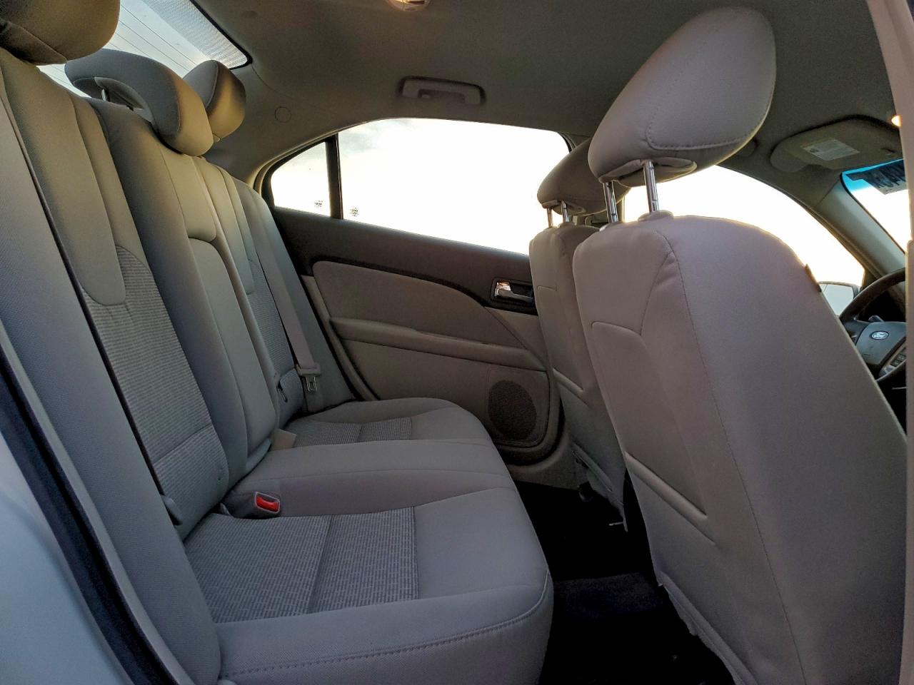 Ford Fusion Se Image 6