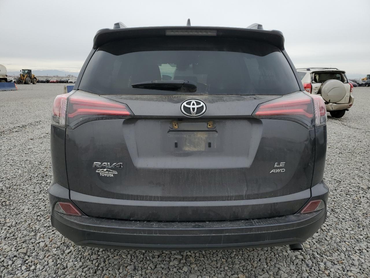 Toyota RAV4 Le Image 3