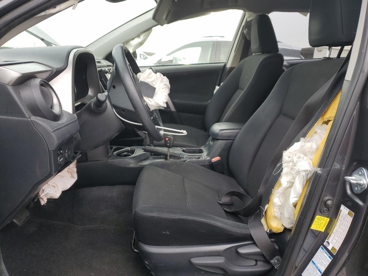 Toyota RAV4 Le Image 5