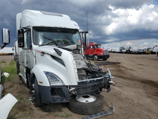  Salvage Volvo Vnl
