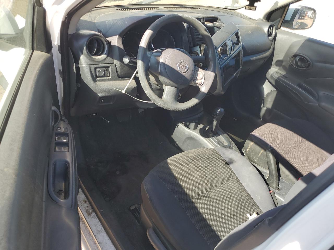 Nissan Versa S Image 4