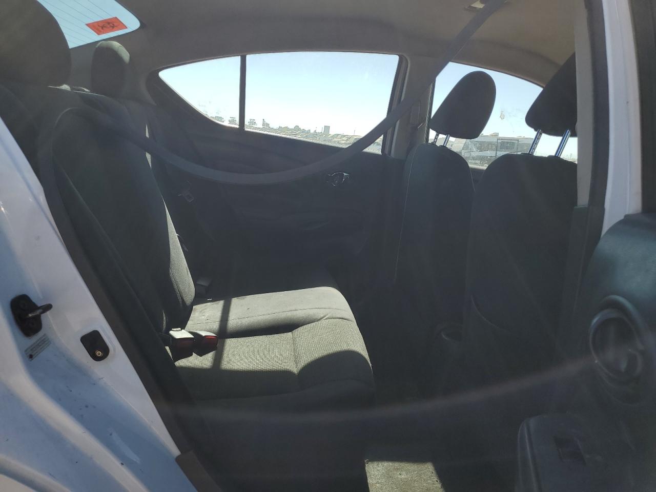 Nissan Versa S Image 13