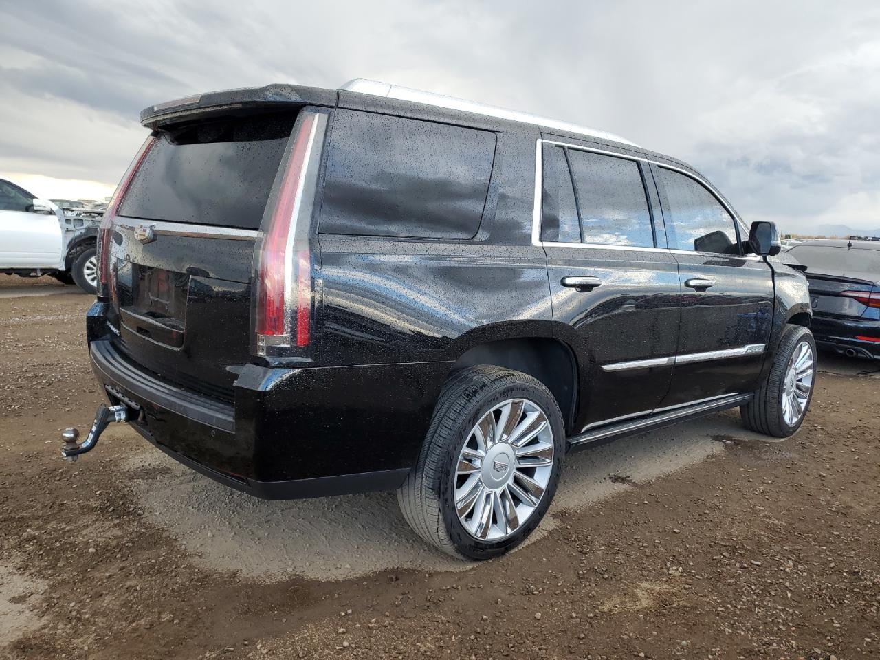 Cadillac Escalade Platinum Image 6