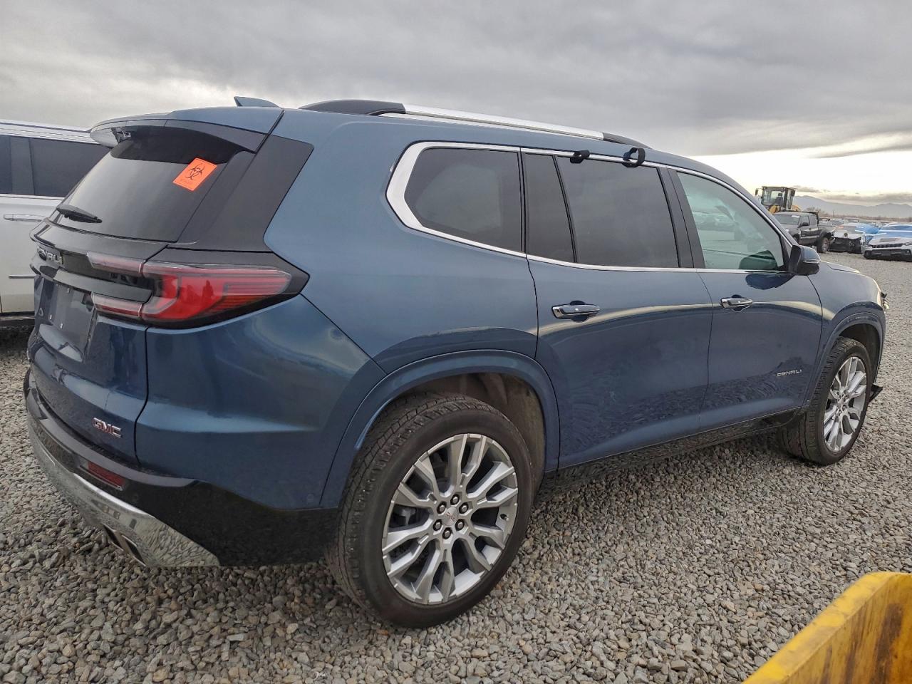 GMC Acadia Denali Image 11