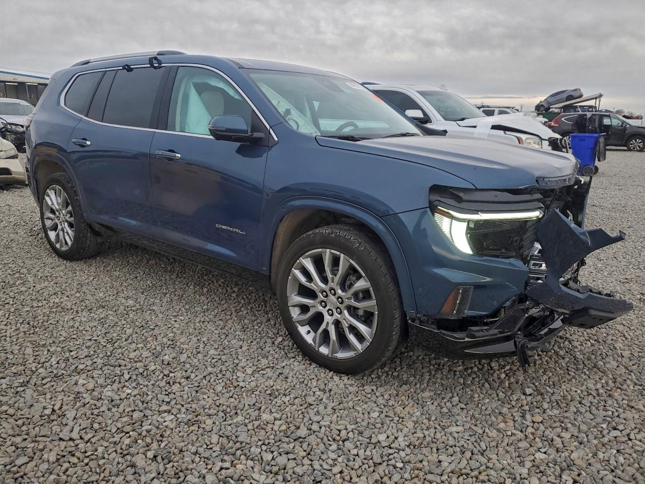 GMC Acadia Denali Image 5