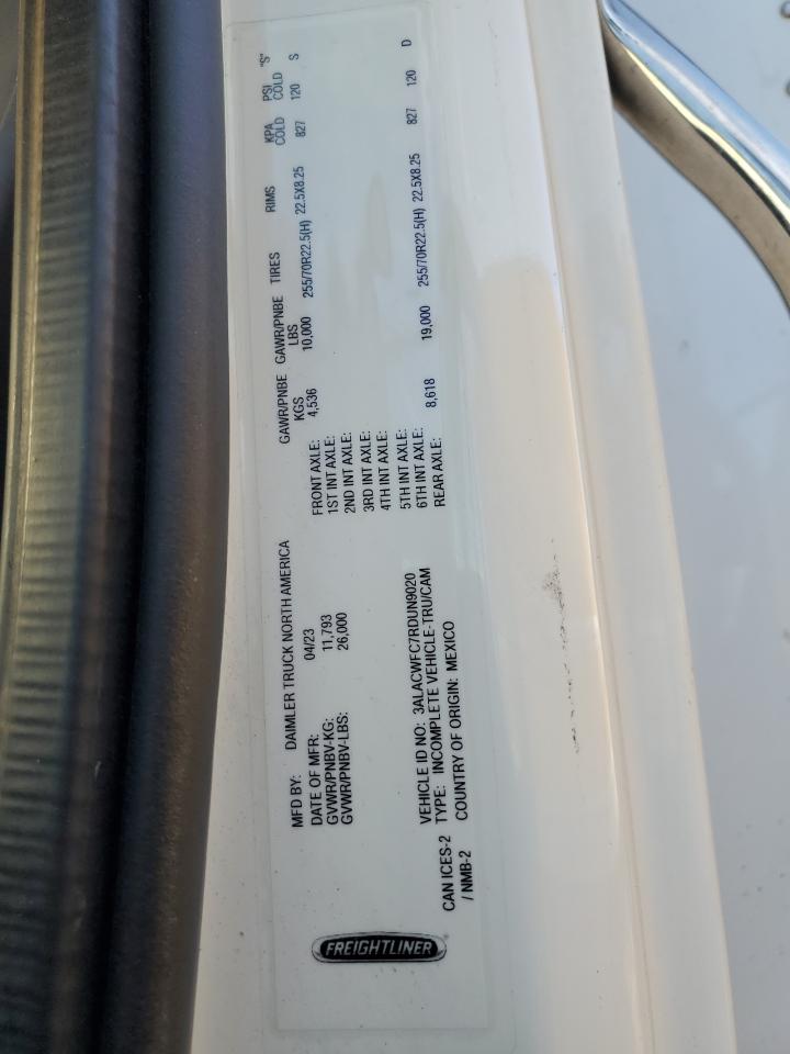 Freightliner M2 106 Medium Duty Image 12