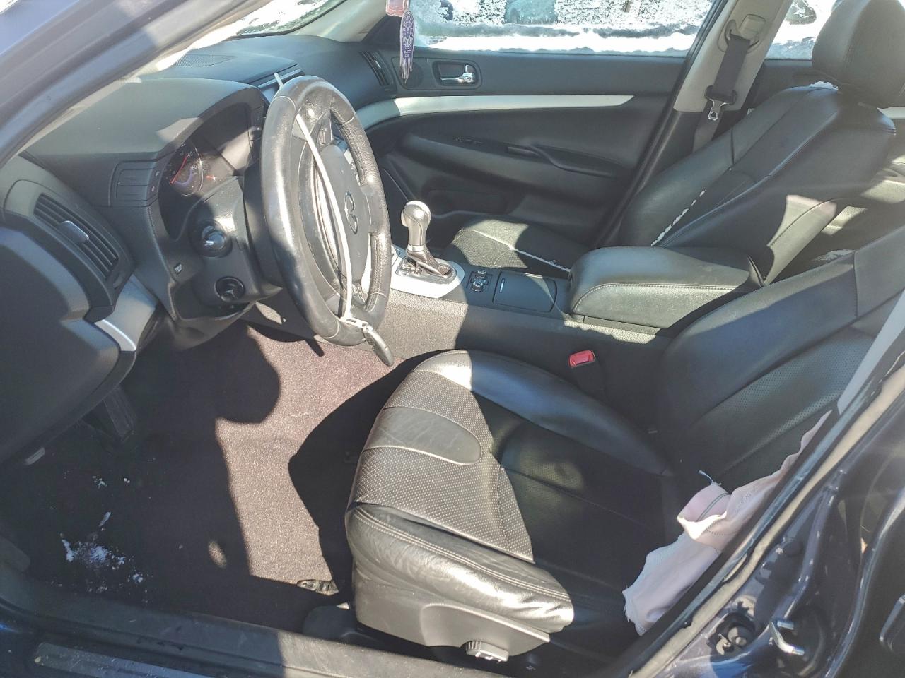 INFINITI G37 Image 8