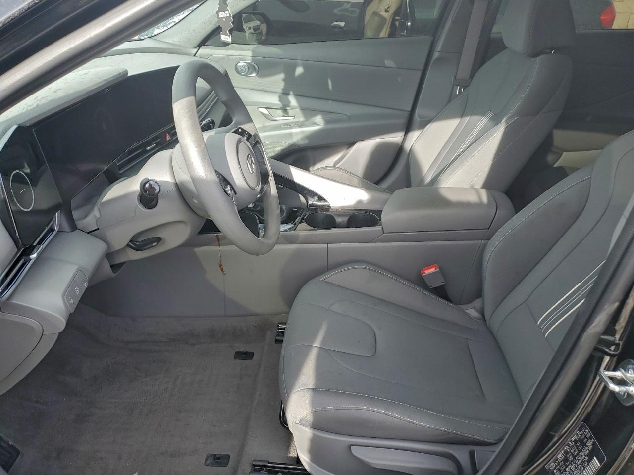 Hyundai ELANTRA Blue Image 5