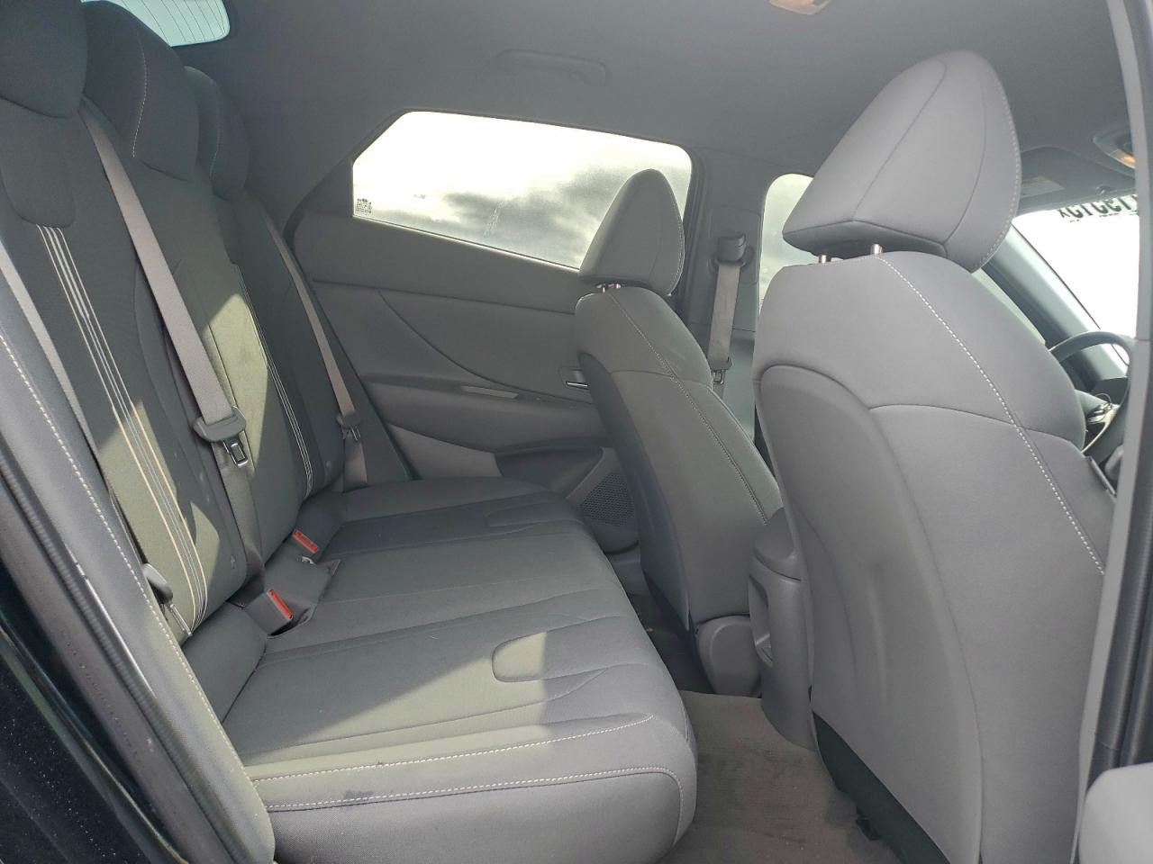 Hyundai ELANTRA Blue Image 12