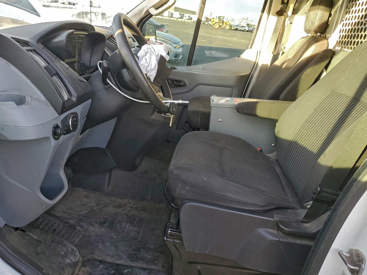 Ford Transit T-150 Image 5