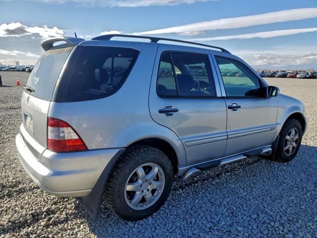 Mercedes-Benz M-Class 500 Image 3