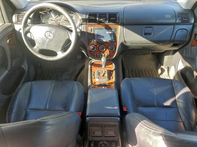 Mercedes-Benz M-Class 500 Image 13