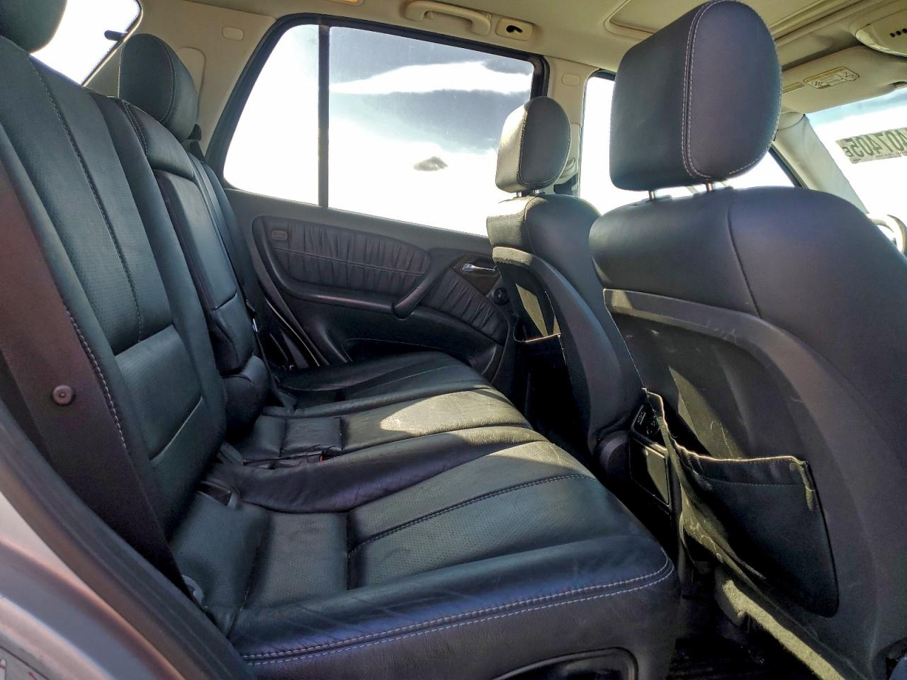 Mercedes-Benz M-Class 500 Image 10