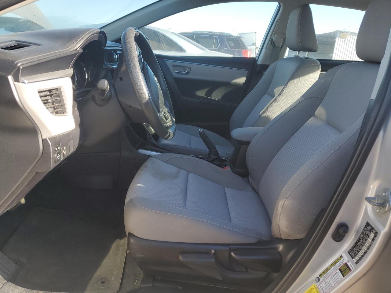 Toyota Corolla L Image 6