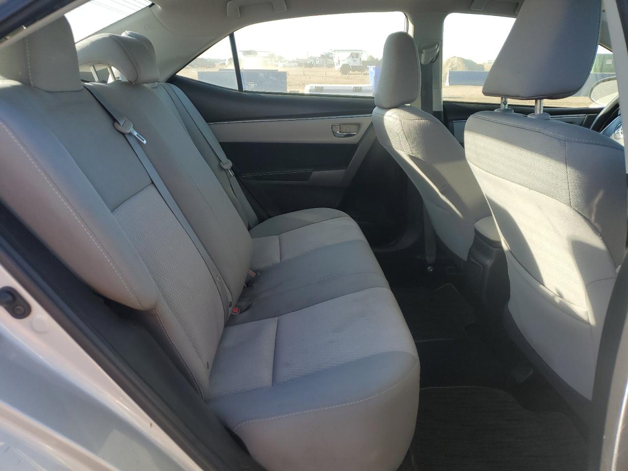 Toyota Corolla L Image 12