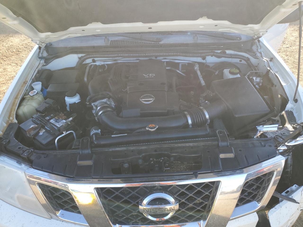 Nissan Frontier S Image 2