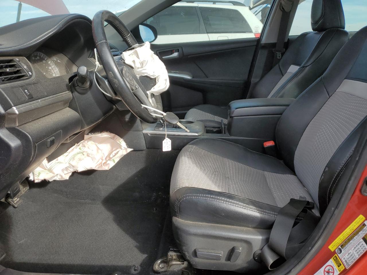 Toyota Camry Base Image 4