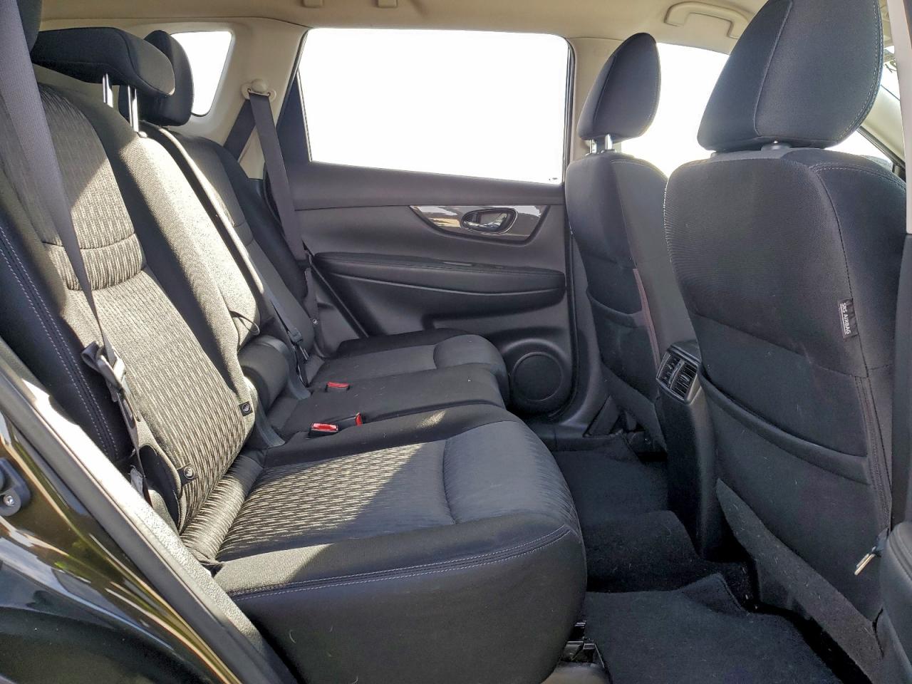 Nissan Rogue S Image 6