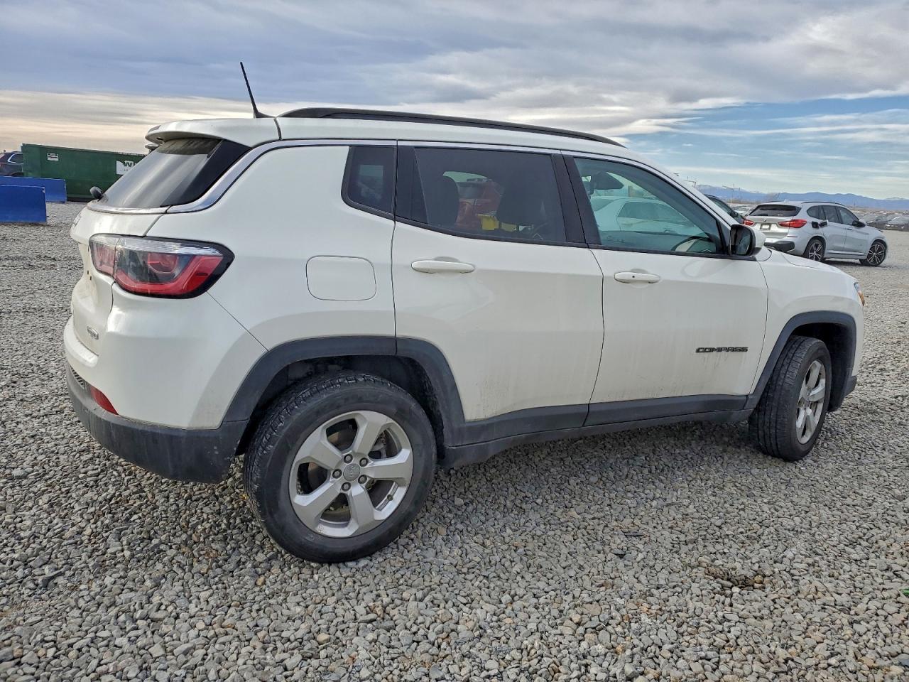 Jeep Compass Latitude Image 2
