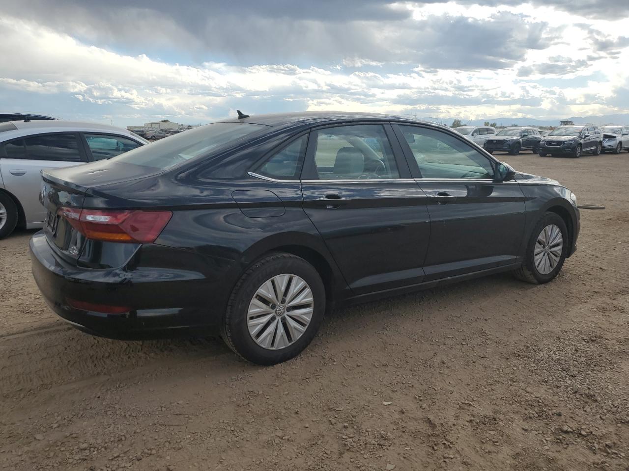 Volkswagen Jetta S Image 3