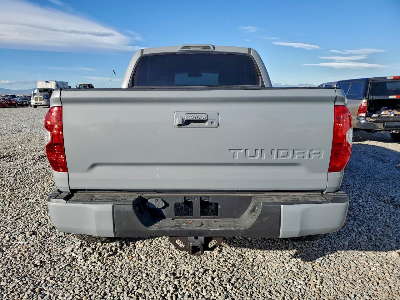 Toyota Tundra Crewmax Sr5 Image 2