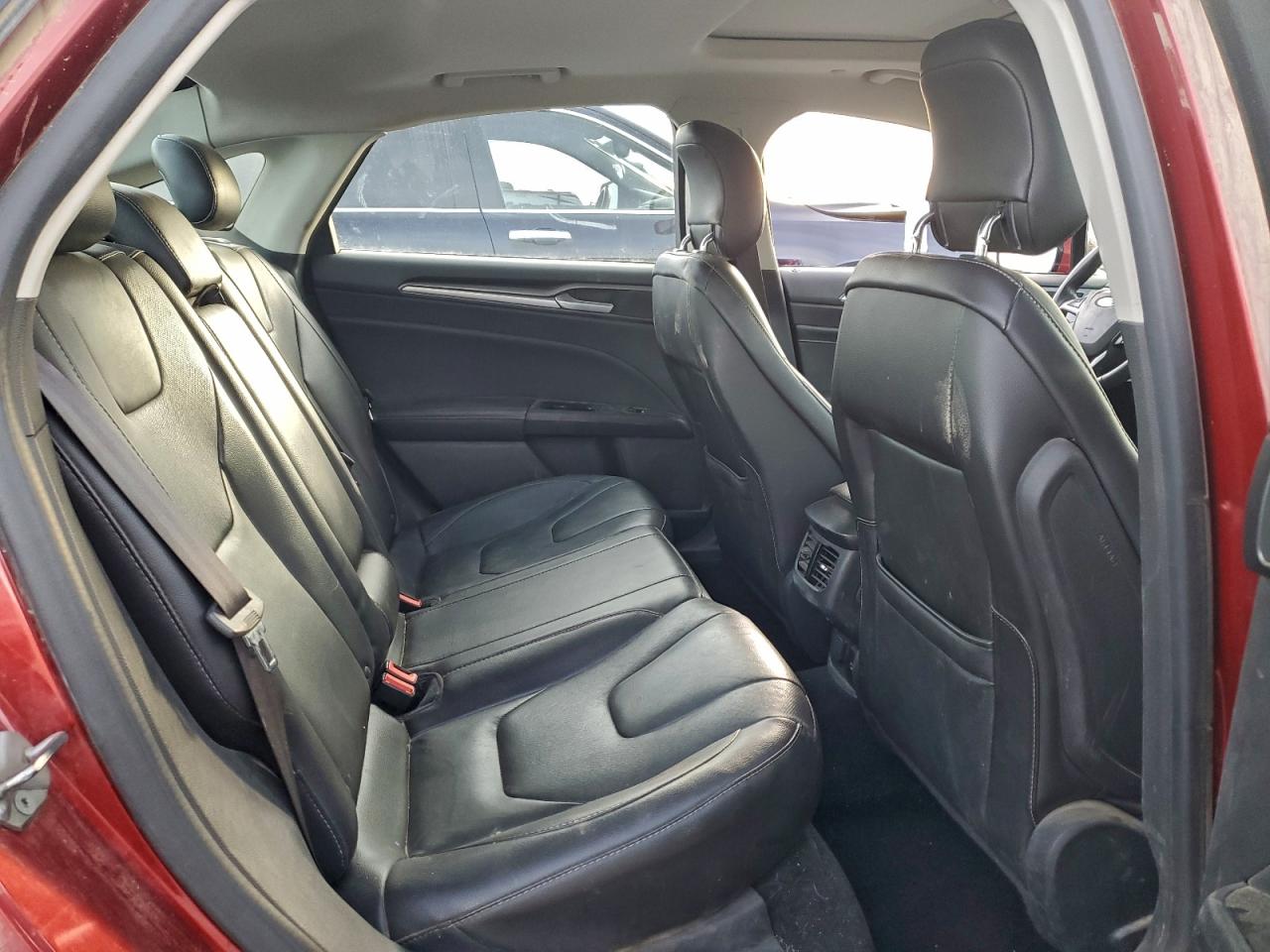 Ford Fusion Titanium Phev Image 11