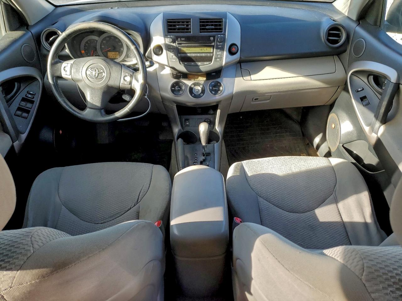 Toyota RAV4 Limited Image 13