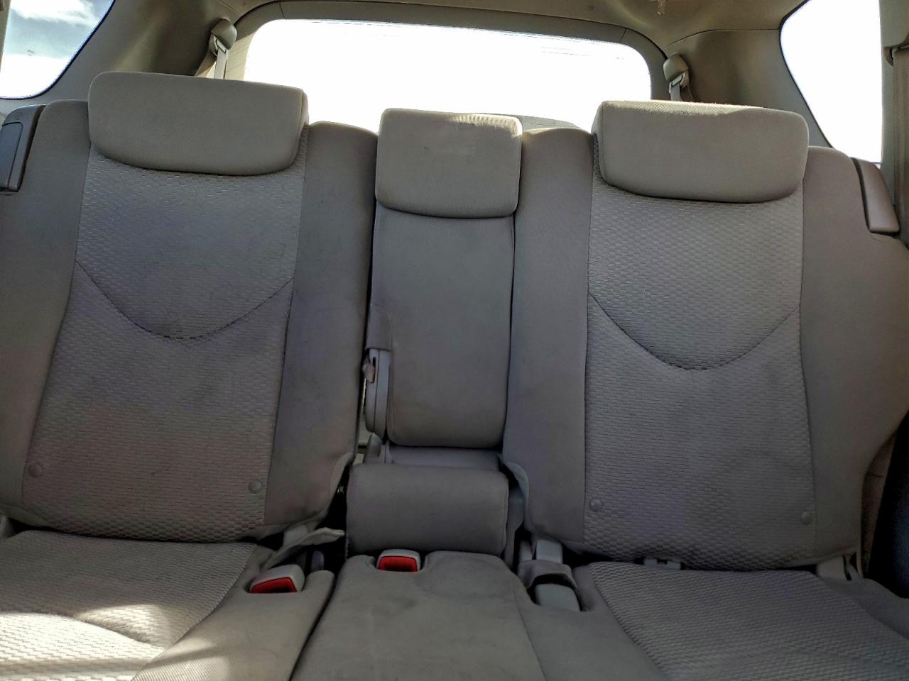 Toyota RAV4 Limited Image 4