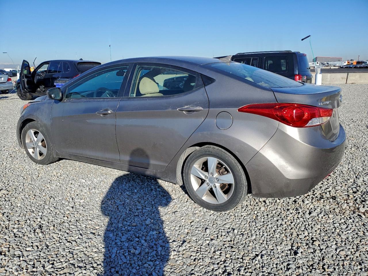 Hyundai ELANTRA Gls Image 2