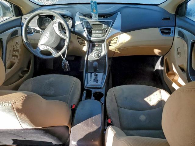 Hyundai ELANTRA Gls Image 12