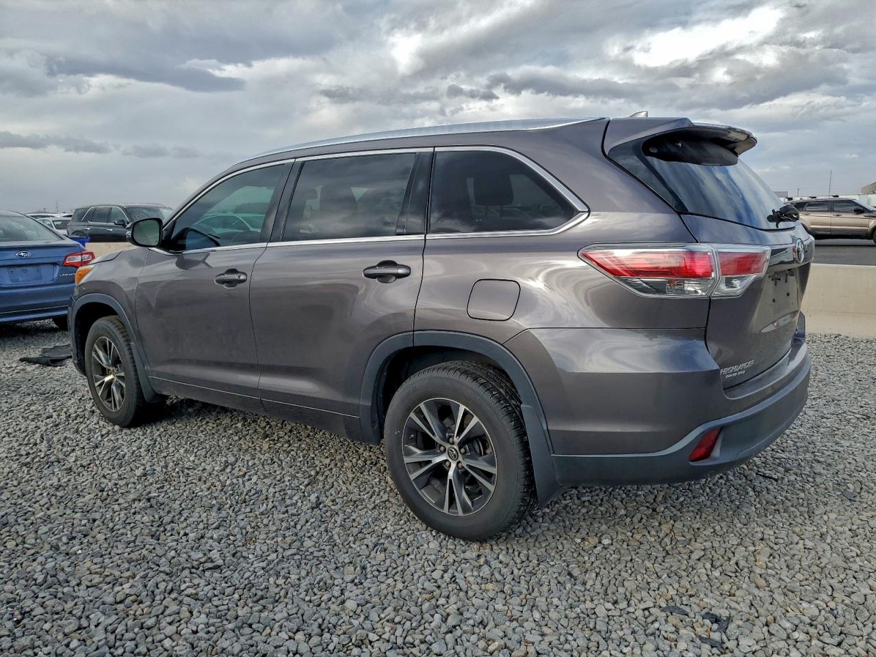Toyota Highlander Xle Image 8