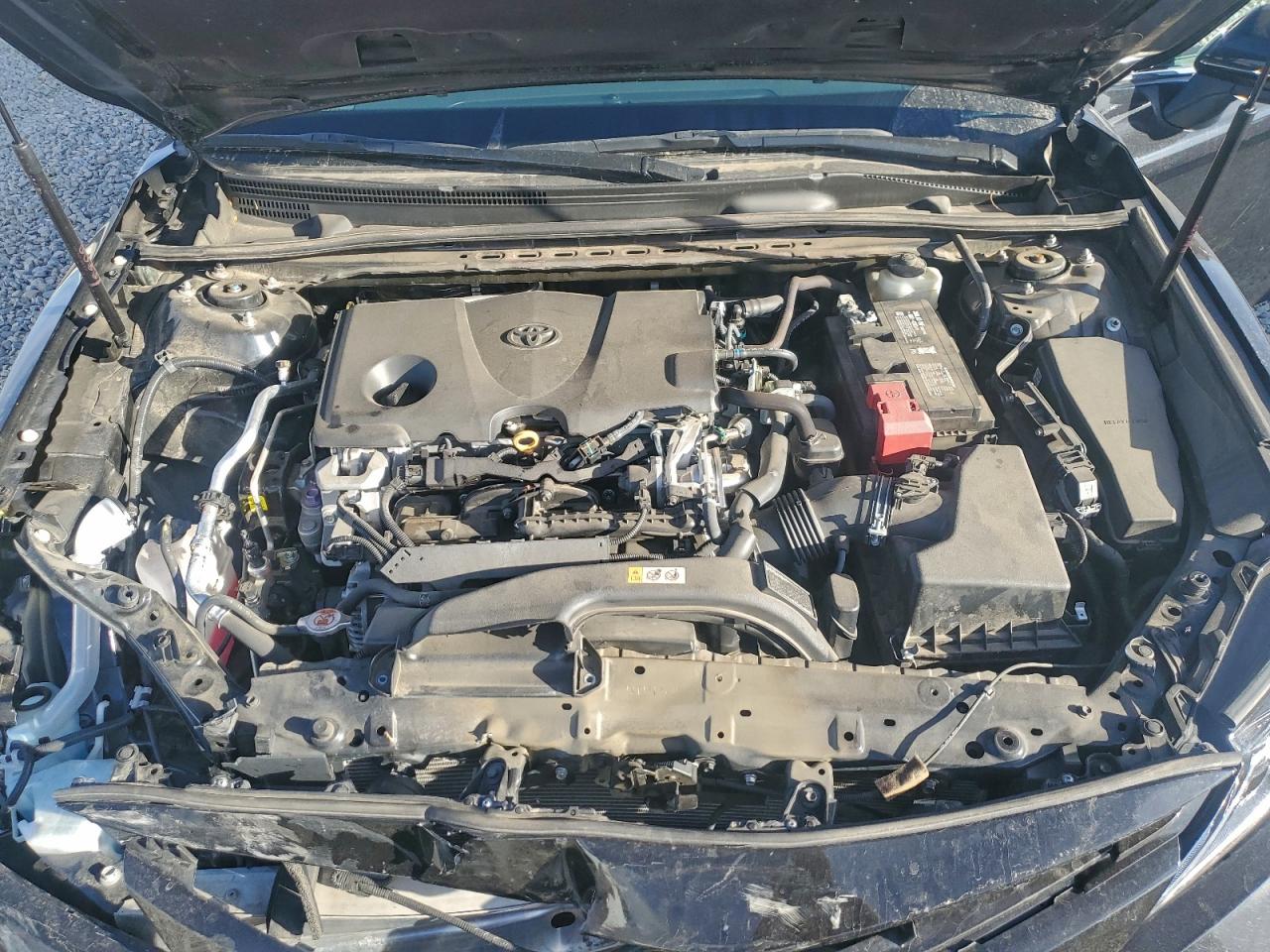 Toyota Camry L Image 9