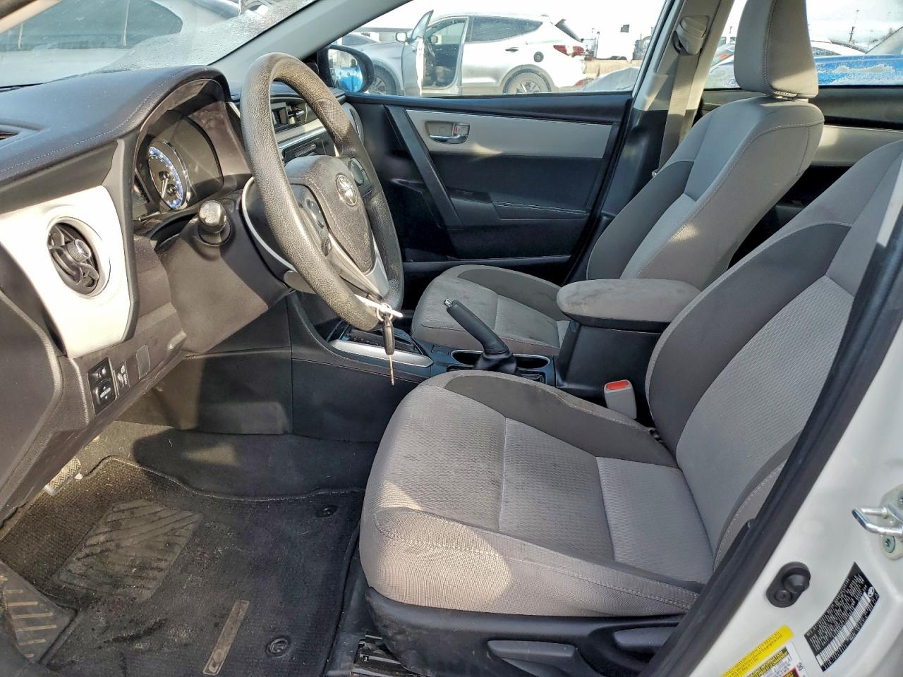 Toyota Corolla L Image 5