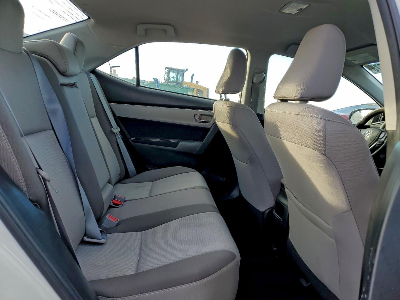 Toyota Corolla L Image 6