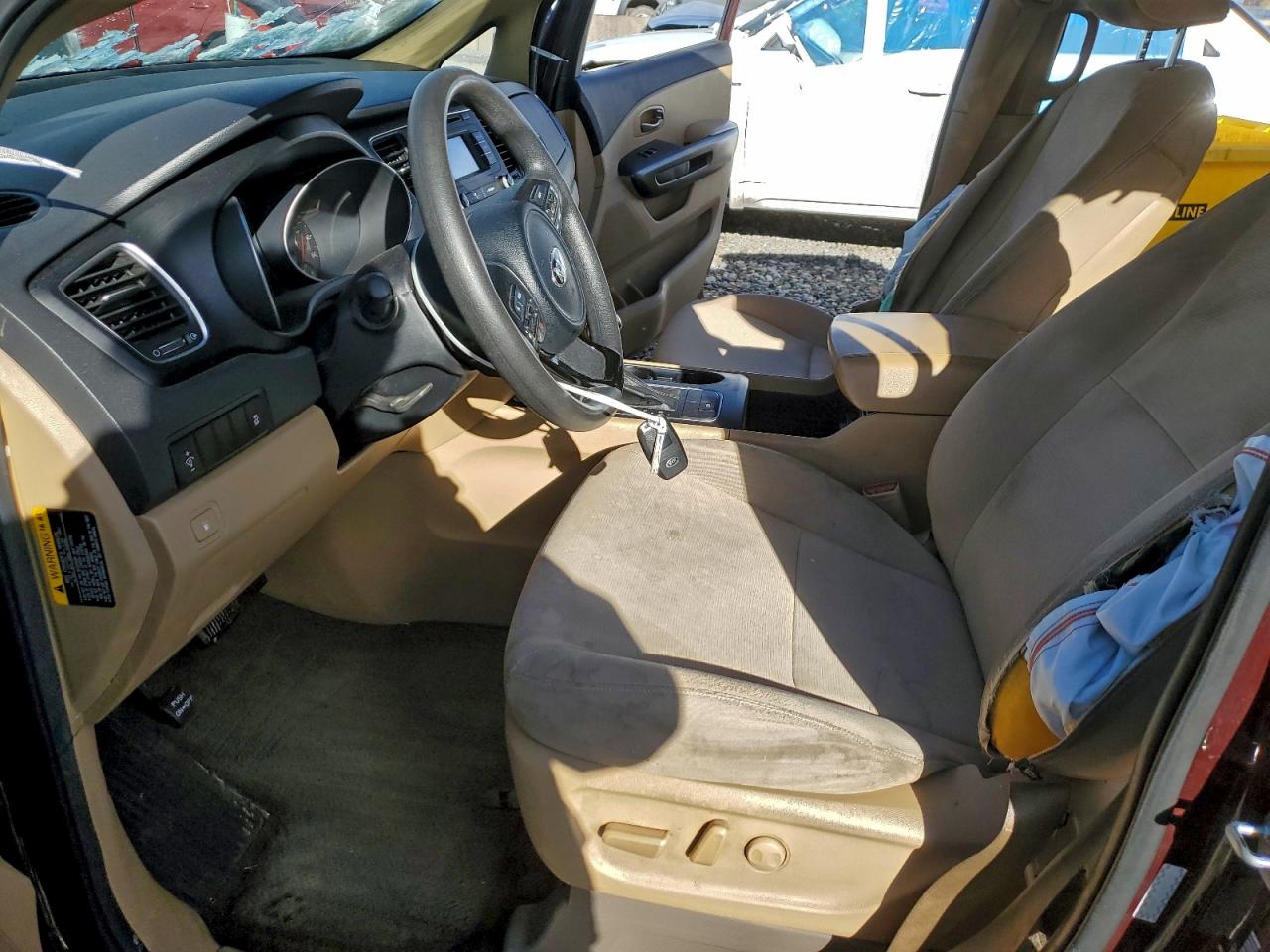 Kia Sedona Lx Image 2