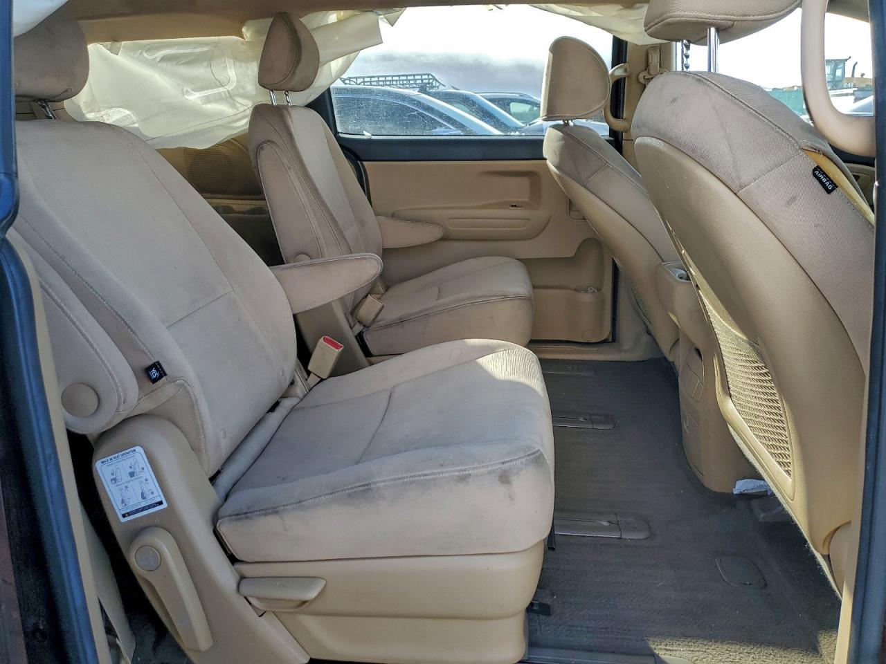 Kia Sedona Lx Image 10