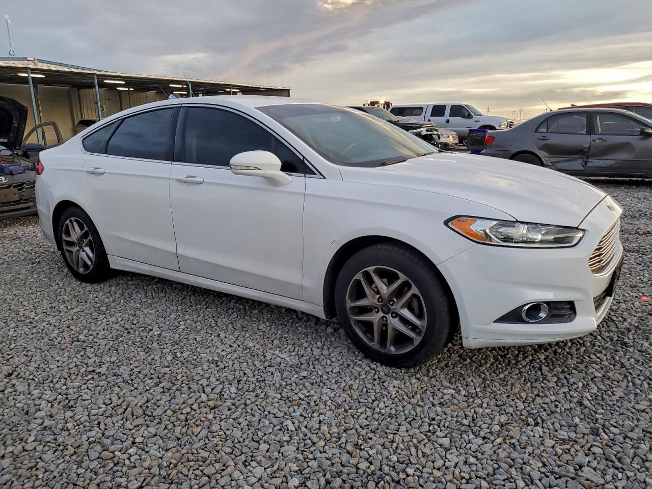 Ford Fusion Se Image 3
